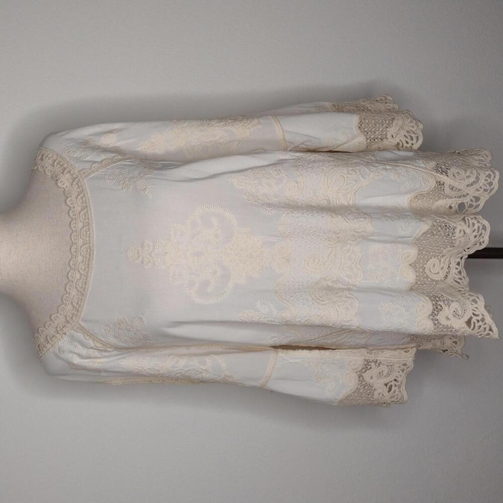 NWT Democracy Women's Cream Blouse Size Small